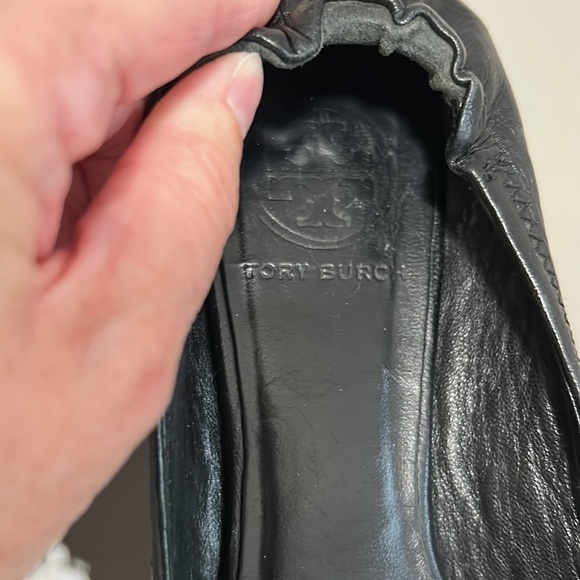 TORY BURCH Black Gold MINNIE TRAVEL BALLET Flat Leather Logo Shoe Sz 6 - Picture 14 of 16